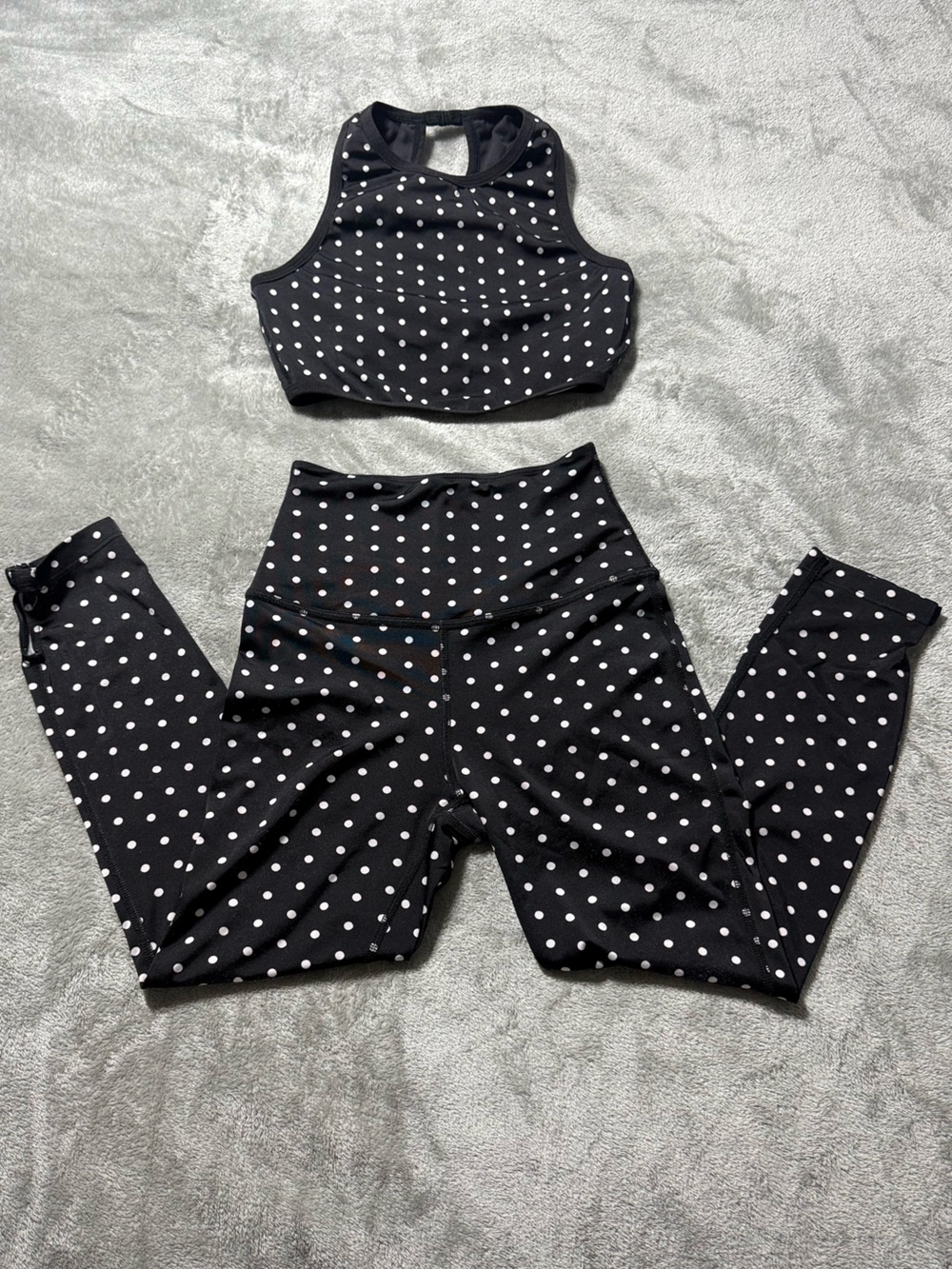 Beyond Yoga Polka Dot Set XS/S Black Sports Bra Capri Leggings